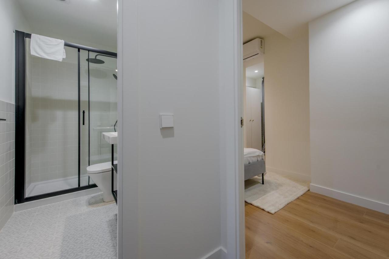 Modern Apt & Cool Interior Design En El Retiro Apartment มาดริด ภายนอก รูปภาพ